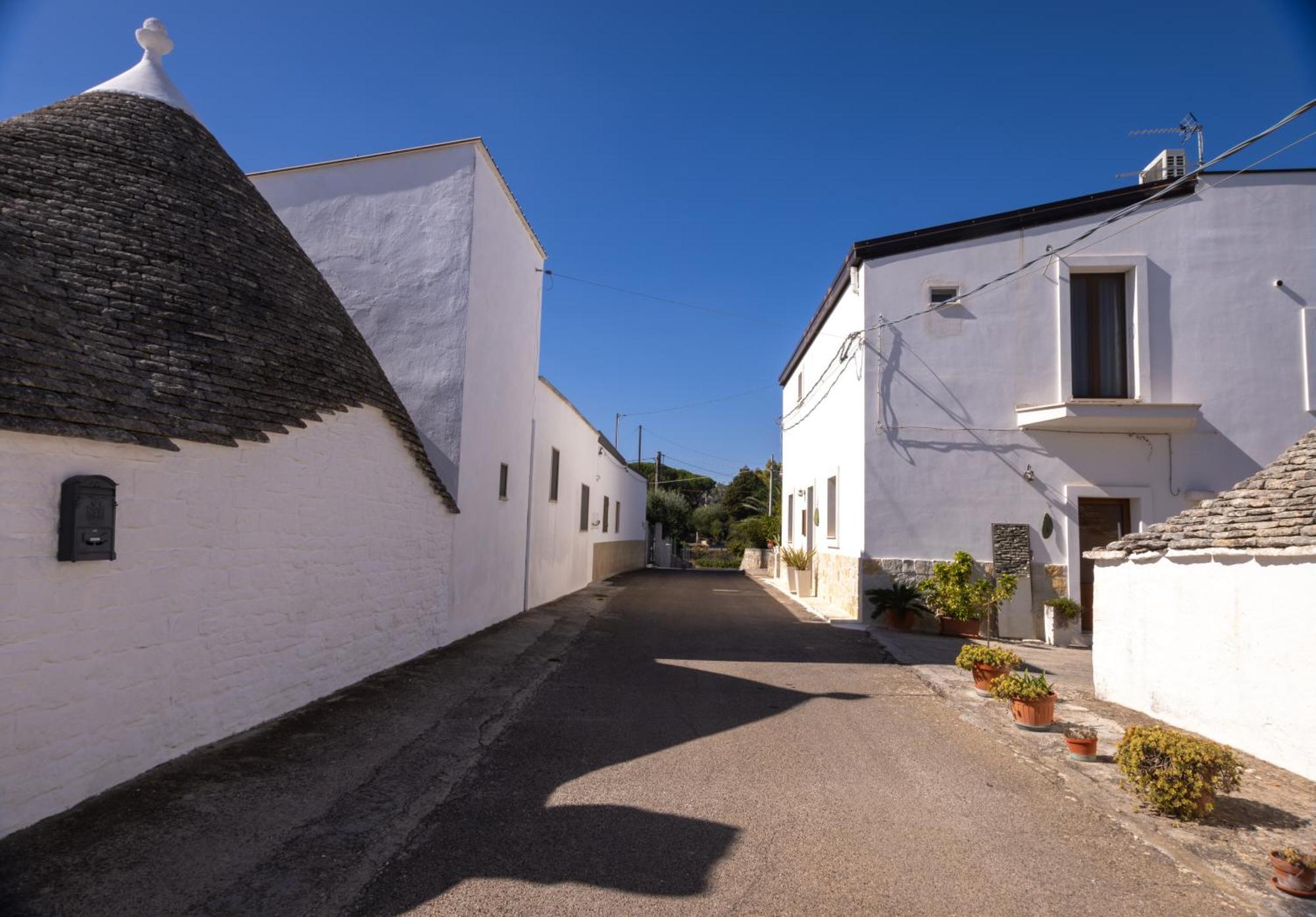 Villa With Trullo And Pool, Alberobello Exteriér fotografie